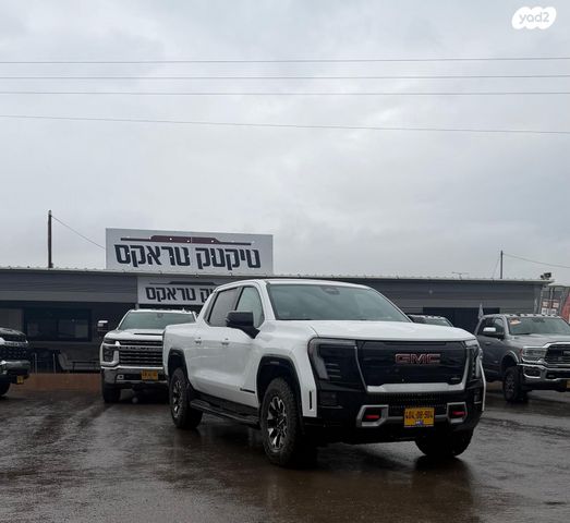 ג'י.אם.סי סיירה EV  