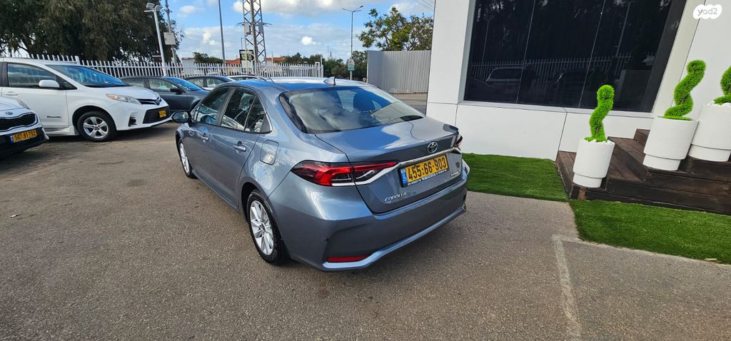 מודעת רכב טויוטה קורולה 1