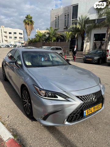 מודעת רכב לקסוס ES