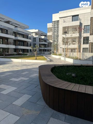 דירת גן, המסילה 52, הרצליה ב', הרצליה