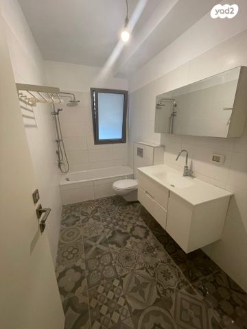 דירת גן, שדרות הצנחנים 14, נגבה, רמת גן