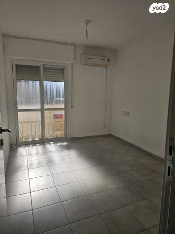 דירה, מעלה הבנים 301, שכונה ותיקה - מרכז העיר, מעלות תרשיחא