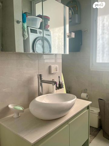 דירה, שדרות חיים וייצמן 98, צפון מזרח מרכז העיר, נתניה