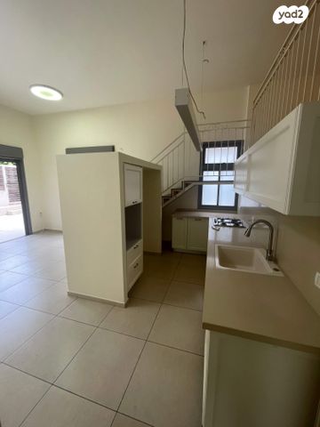 דירת גן, שדרות הצנחנים 14, נגבה, רמת גן