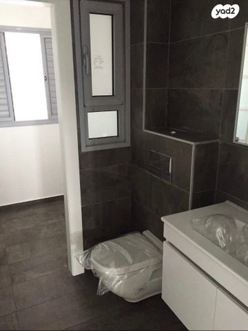 דירה, שדרות עמק האלה 16, שקמים ואגמים, אשקלון