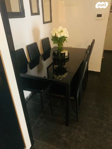 דירה, הכרמל 16, קרית ספיר, כפר סבא