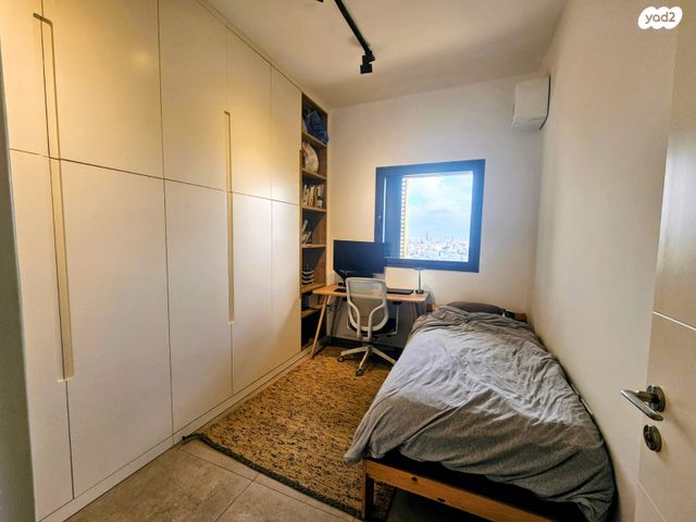 דירה, דרך מנחם בגין 158, מונטיפיורי, הרכבת, תל אביב יפו