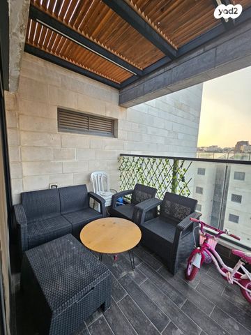 דירה, עמיחי גידי פאגלין 8, פסגת זאב, ירושלים