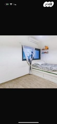 דירת גן, שדרות איינשטיין 4, יסודות, בני ברק