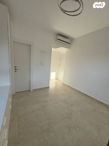 דירה, ברקת 14, אבני חן, חריש