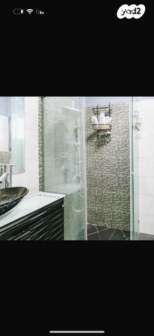 דירת גן, שדרות איינשטיין 4, יסודות, בני ברק