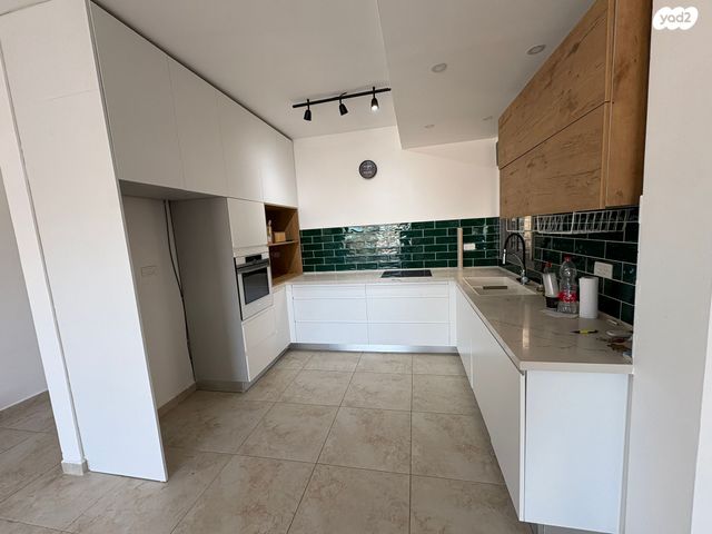 דירה, ברקת 14, אבני חן, חריש