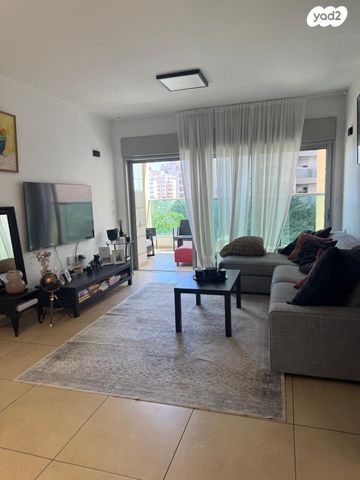 שדרות לוי אשכול 63