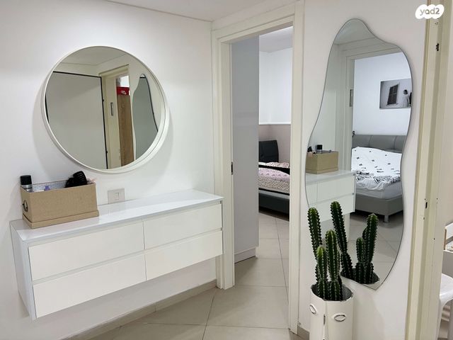 גג/ פנטהאוז, נעמי שמר 4, אירוס, ירוחם