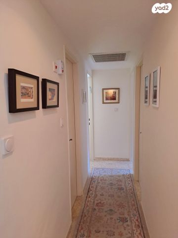 דירה, ראול ולנברג 9, רמת אשכול, חיפה