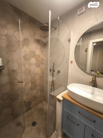 דו משפחתי, זכריה הנביא 16, פסגות אפק, ראש העין