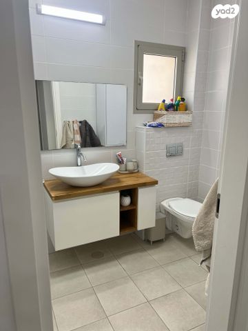 גג/ פנטהאוז, נעמי שמר 4, אירוס, ירוחם