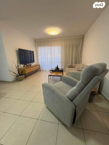 דירה, שדרות ששת הימים 30, נווה חן, תל אביב יפו