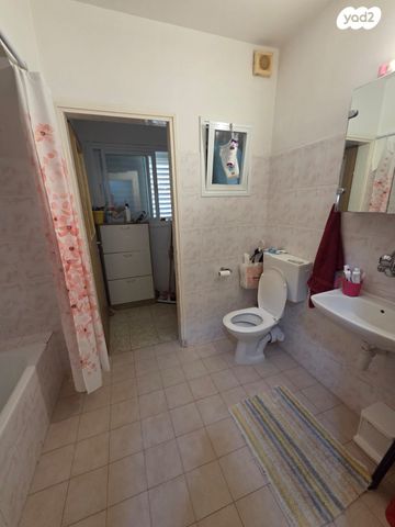 דירת גן, אהבת אמת 10, כוכב יעקב, כוכב יעקב