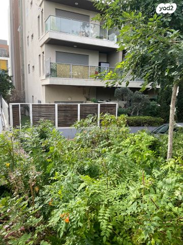 דירת גן, שדרות הצנחנים 14, נגבה, רמת גן