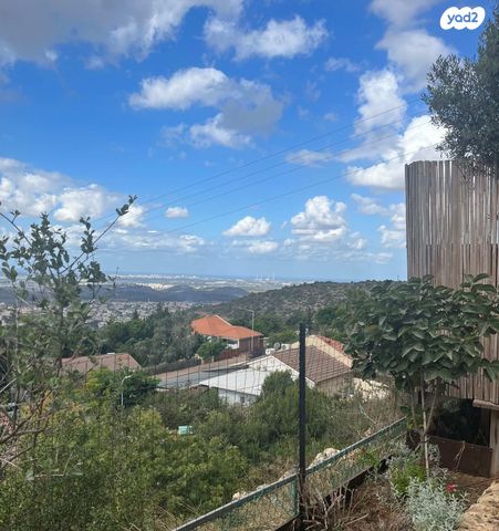 דו משפחתי, הזית 44, קציר, קציר