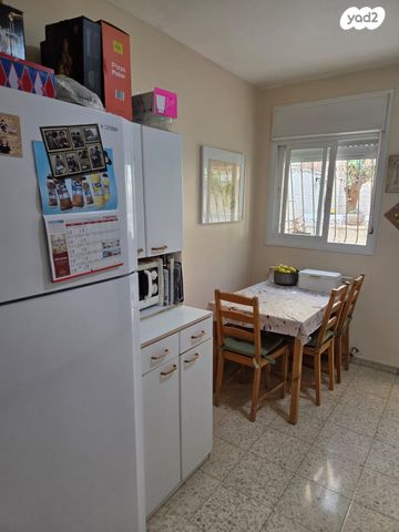 דירת גן, אהבת אמת 10, כוכב יעקב, כוכב יעקב