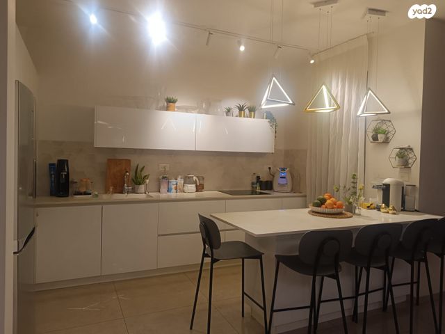 עוזי חיטמן 12