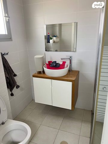 גג/ פנטהאוז, נעמי שמר 4, אירוס, ירוחם