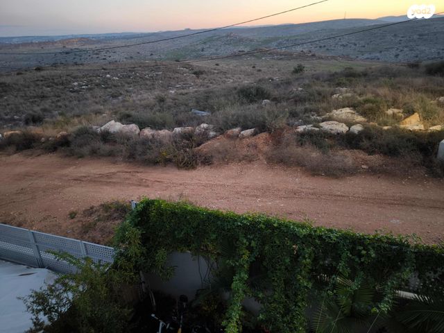 דו משפחתי, זכריה הנביא 16, פסגות אפק, ראש העין