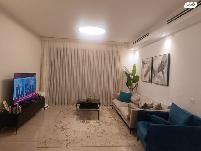 דירה, עוזי חיטמן 12, משכנות האומנים, קרית מוצקין