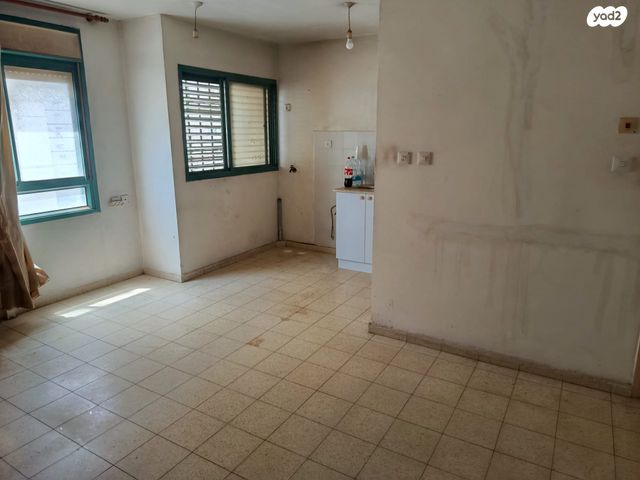 דירה, ארבע עונות 12, גני אביב, לוד