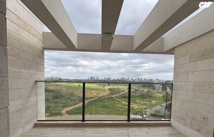 לאה גולדברג 6