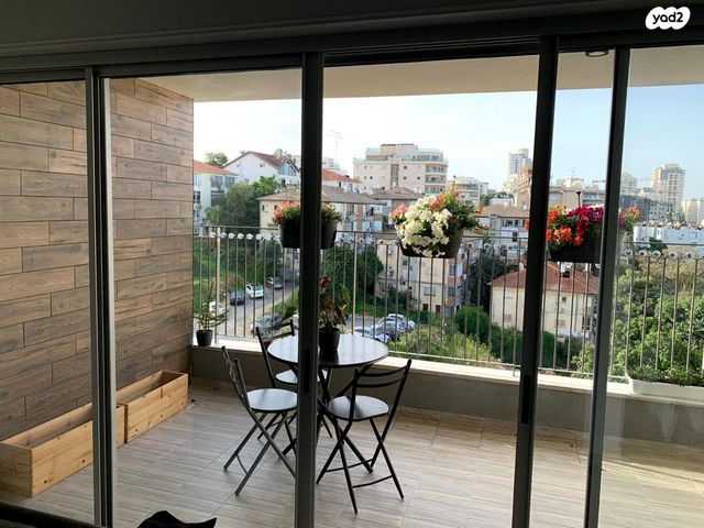 ז'בוטינסקי 54