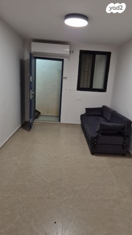 רחבת הסיירים 6