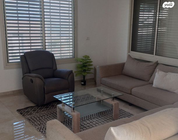 שדרות אבא חושי 1