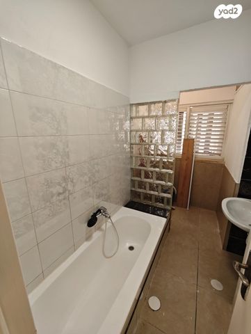 דירה, אלופי צה"ל 60, רסקו ב', חולון