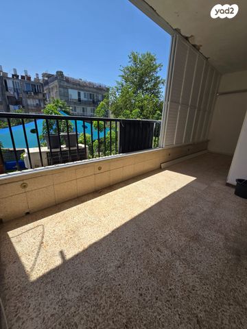 דירה, הרב הרצוג 5, לב העיר, בת ים