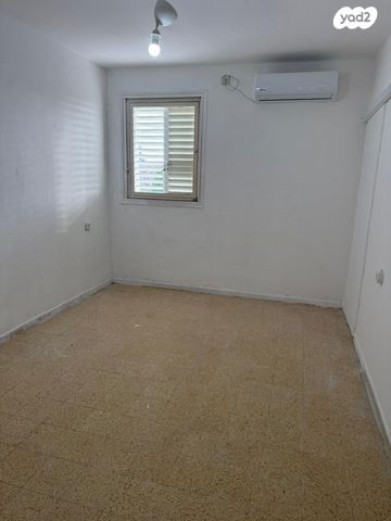 דירה, שדרות מונטיפיורי 16, ברנע, אשקלון