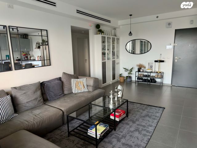 דירה, דרך שיבא 16, רמת אפעל, רמת גן