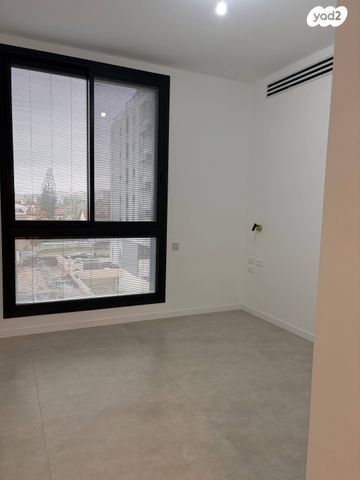 דירה, בנימין וולפוביץ' 6, מרכז דרום, רעננה