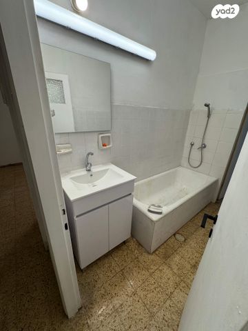 דירה, עמק ברכה 30, נחלת יצחק, תל אביב יפו