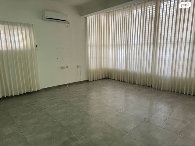 דירה, שדרות ירושלים 18, תל יהודה, רמת גן