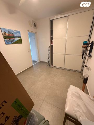 דירה, שדרות הנשיאים 42, מתחם 1200, הוד השרון