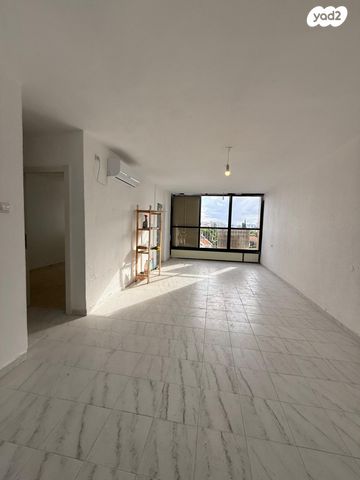 דירה, שדרות מונטיפיורי 16, ברנע, אשקלון