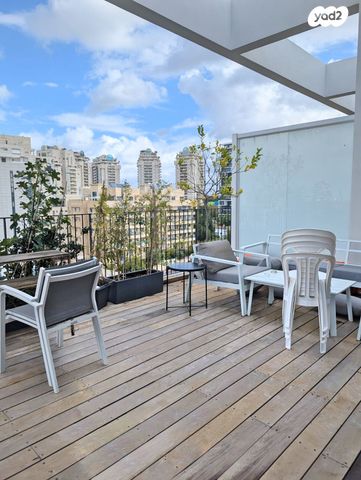 גג/ פנטהאוז, המתנחלים 32, אלון, רמת השרון