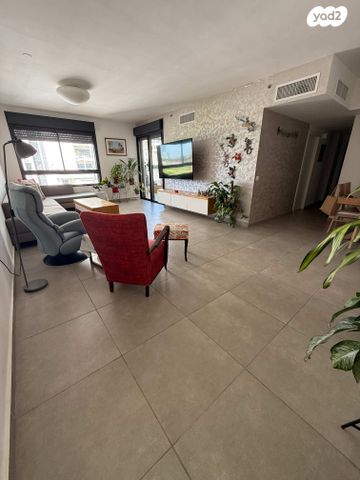 דירה, שדרות הנשיאים 42, מתחם 1200, הוד השרון