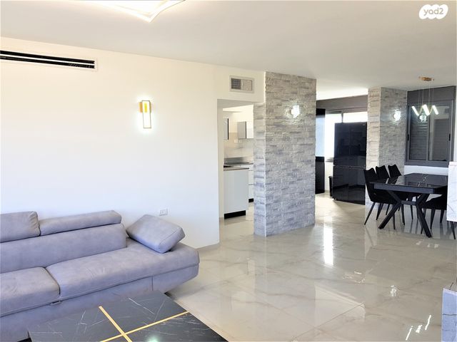 סאבלט, הגיבורים 2, שיכון ב, טבריה