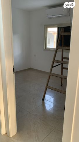 יחידת דיור, אבן שפרוט 7, גאולים, כפר סבא