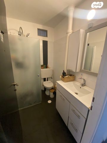 רחבעם זאבי 34