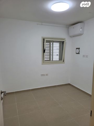 דירה, דוכיפת 3, רמות יצחק, נשר